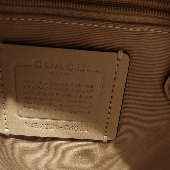 Coach Mini Backpack Pebbled Leather White Small Backpack Purse Style B2221 P-007 main image 7